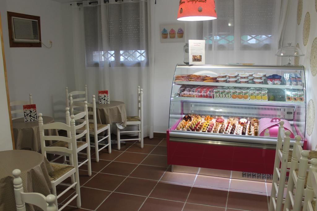 Hostal Plaza De Italia Касерес Экстерьер фото