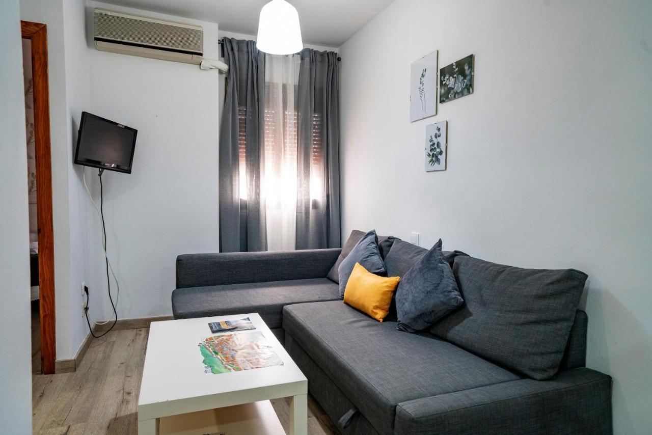 Hostal Plaza De Italia Касерес Экстерьер фото
