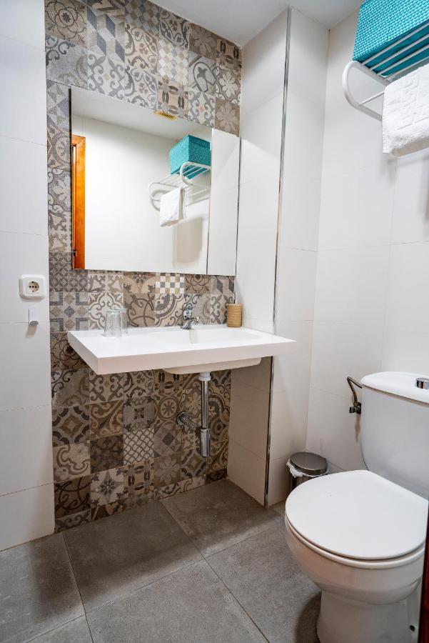 Hostal Plaza De Italia Касерес Экстерьер фото