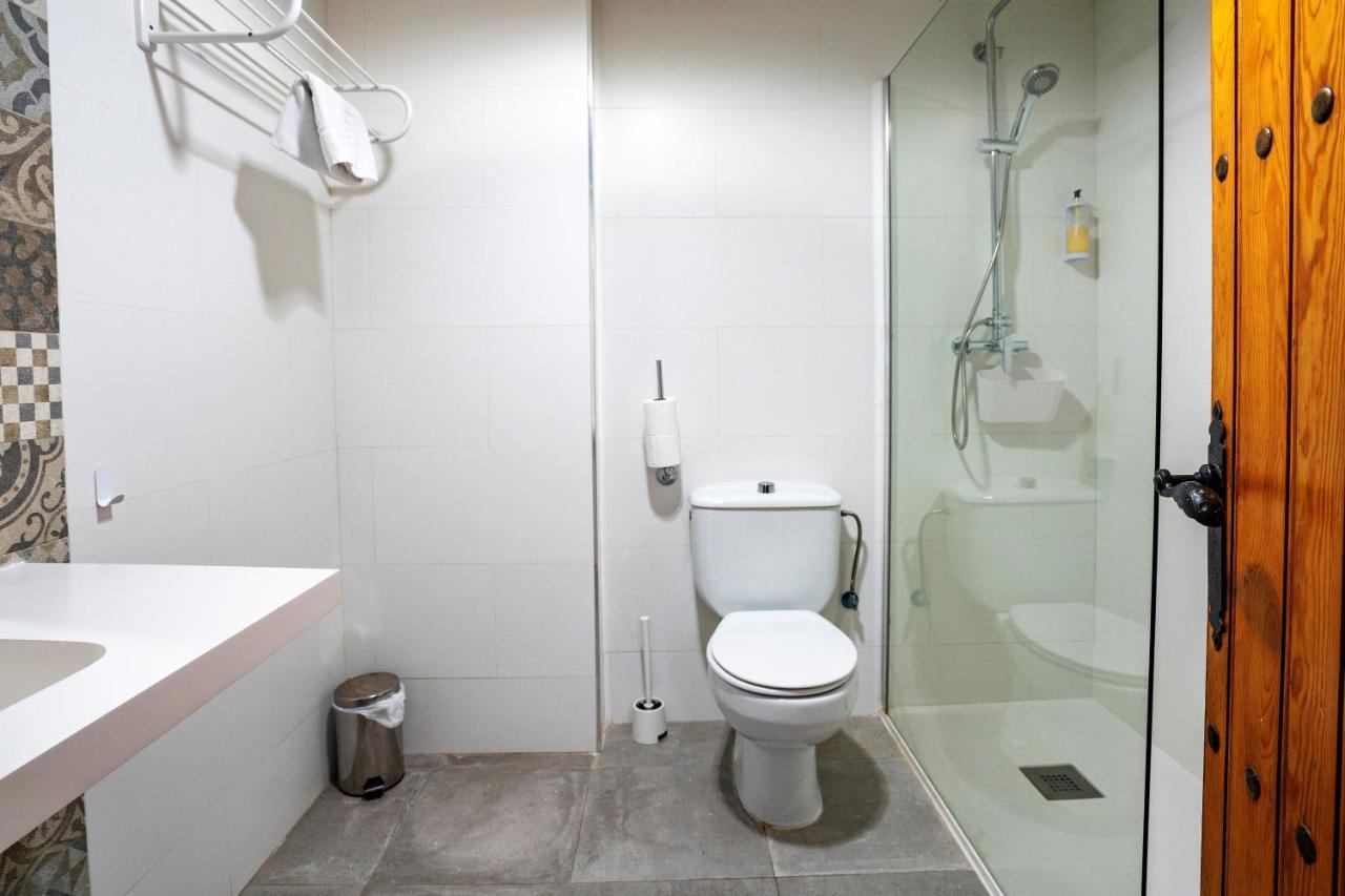 Hostal Plaza De Italia Касерес Экстерьер фото