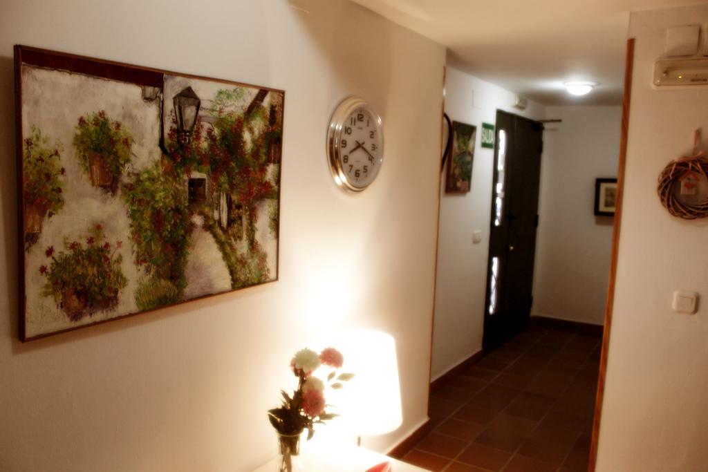 Hostal Plaza De Italia Касерес Экстерьер фото