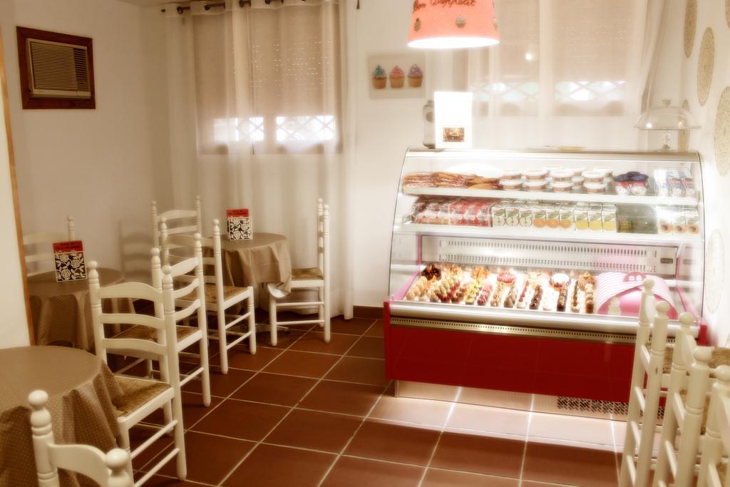 Hostal Plaza De Italia Касерес Экстерьер фото